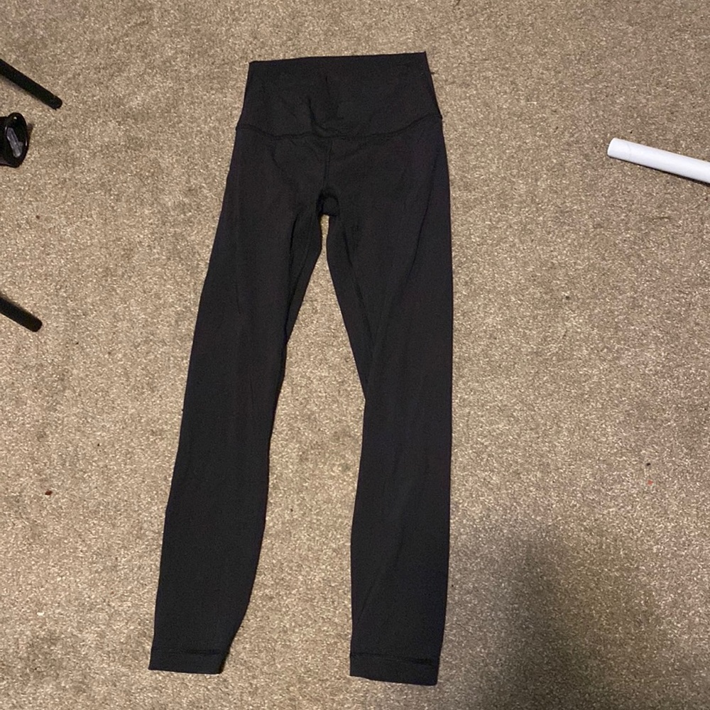 black lululemon leggings